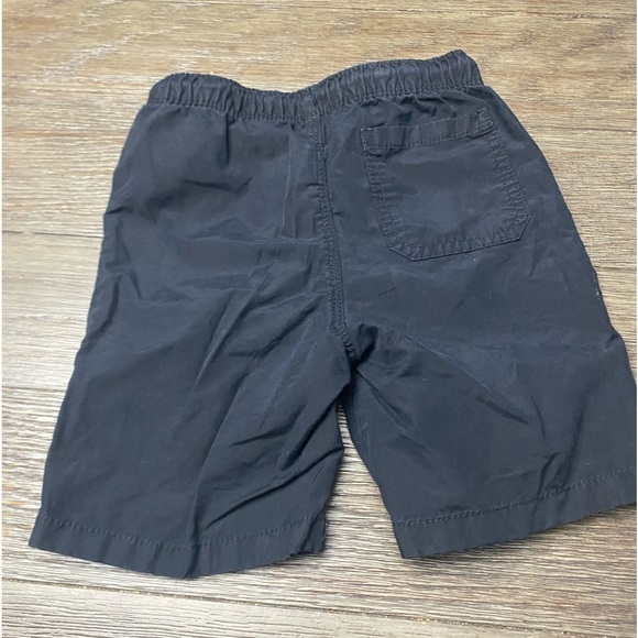 Log of 4 Boys Shorts and shirt size 4T
Brands are old navy, carters,  okie dokie - Picture 5 of 9